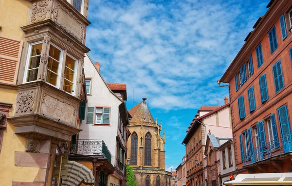Eglise Street en Colmar en Alsacia de Francia — Foto de Stock