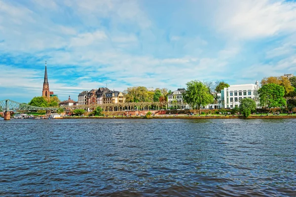 Iron Bridge and Main River in Frankfurt am Main — Stock Photo, Image