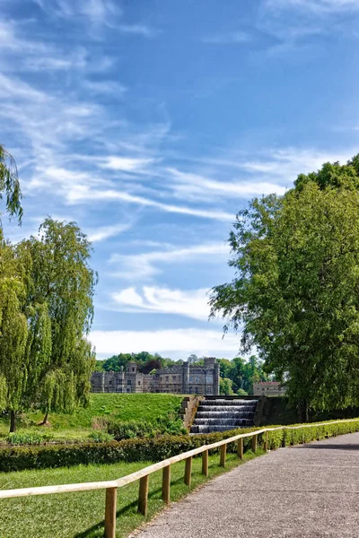 Leeds Castle and Len lake in Kent of UK — Stock Photo, Image