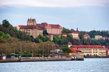 Meersburg Kalesi ve Konstanz Gölü üzerinde eski şehir