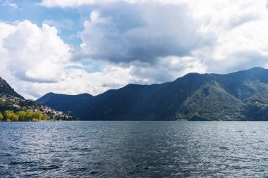 Lake Lugano ve Alp Dağları Ticino İsviçre doğası