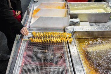 Patates cipsi, Myeongdong semt pazarı Seul'de açın.