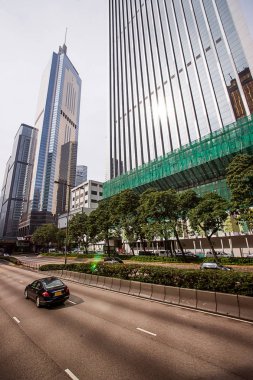 Karayolu trafik ve Hong Kong gökdelenler