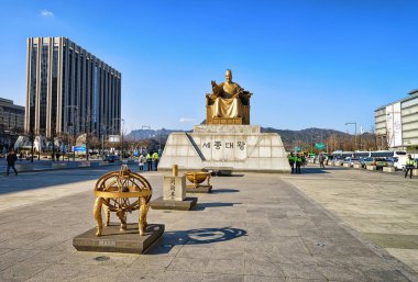 Kral Sejong heykeli Seul Gwanghwamun meydanında