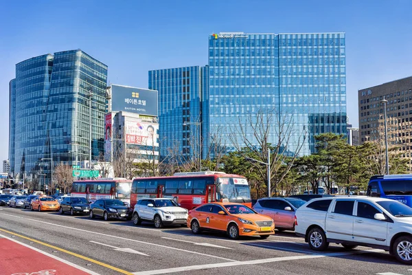 Beaucoup de trafic dans le quartier de Jung Séoul — Photo