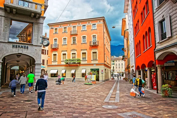 Улица Насса в центре города в Лугано Тичино Швейцария — стоковое фото