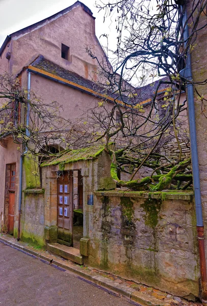 Oude straat van Vezelay in Bourgogne Franche Comté in Frankrijk — Stockfoto