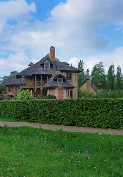 Oud gehucht van Marie Antoinette op Paleis van Versailles Parijs — Stockfoto