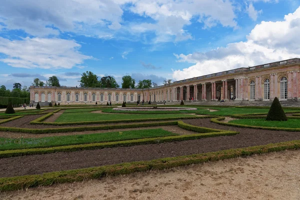 People and Palace of Versailles in Paris France — Stock Photo, Image