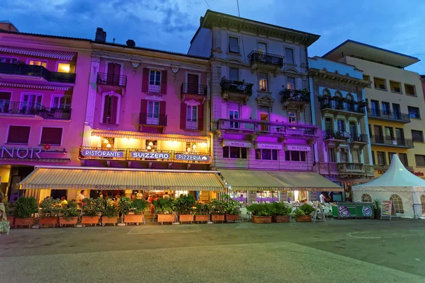 Piazza Grande Ticino İsviçre akşam için Merkezi, Locarno — Stok fotoğraf