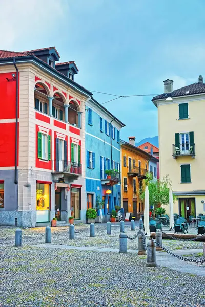 Piazza Antonio S w centrum miasta w Locarno Ticino Szwajcaria — Zdjęcie stockowe