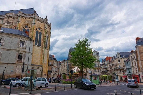 Место Сен-Круз в Анже в долине Луары во Франции — стоковое фото