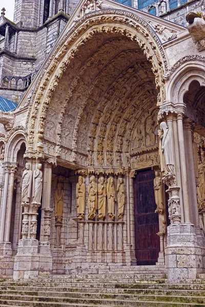 Portal in der Kathedrale unserer Dame von Chartres in Frankreich — Stockfoto