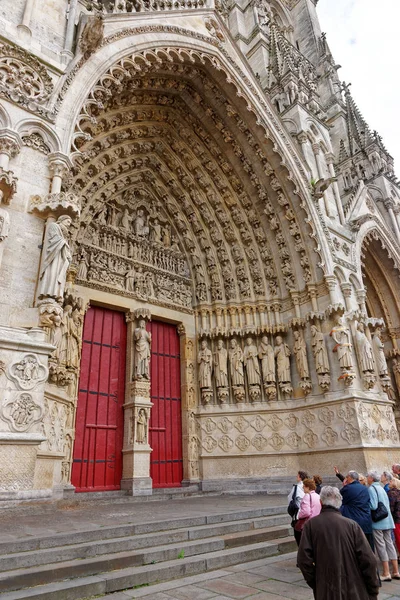 Portail de la cathédrale Notre-Dame d'Amiens en Somme — Photo