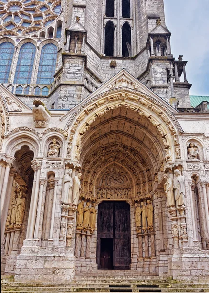 Portail de la cathédrale Notre-Dame de Chartres de France — Photo