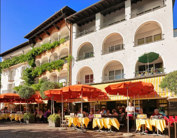 レストランやアスコナ ティチーノ スイスのカフェ — ストック写真