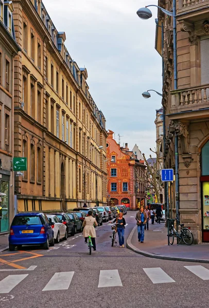 Rue de Etudiants Street i Strasbourg i Frankrike — Stockfoto