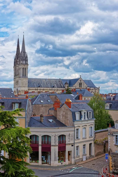 Catedral de San Mauricio de Angers en el Valle del Loira en Francia — Foto de Stock