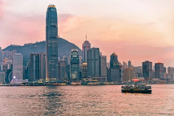 天星小轮在香港维多利亚港湾 — 图库照片