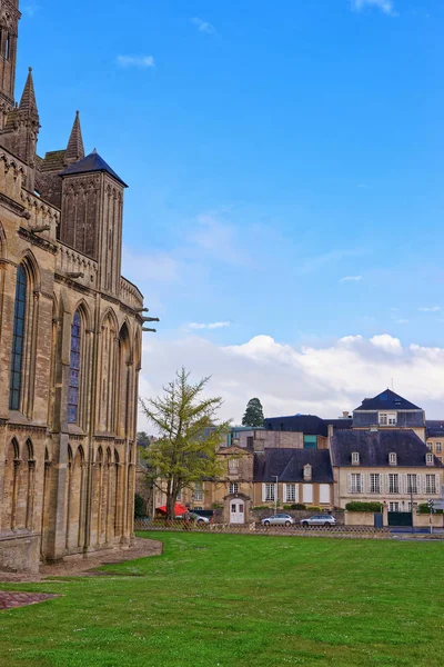 Street and Cathedral of Our Lady of Bayeux of Normandy — Stock Photo, Image