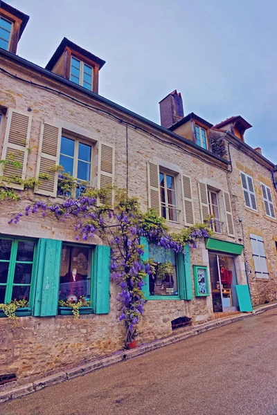 A Vezelay-Bourgogne, Franche Comte régió Franciaországban utca — Stock Fotó