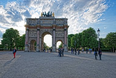 Zafer kemer atlıkarınca Paris Fransa