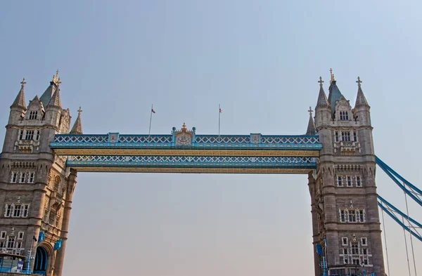 Tower Bridge sur la Tamise à Londres Royaume-Uni — Photo