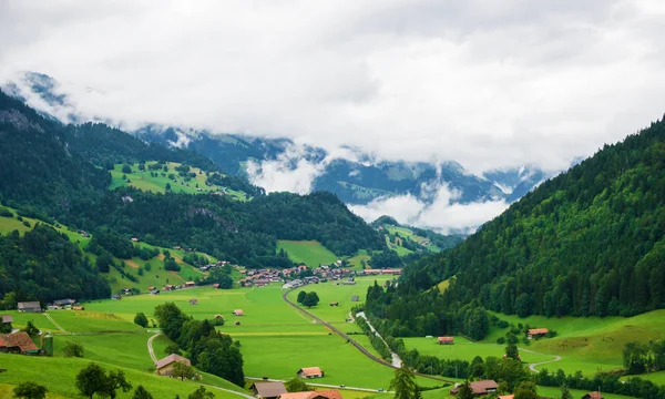 Деревня в Больцате во Фрибурге (Швейцария) — стоковое фото