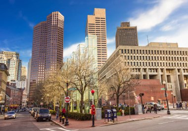 Manzarası ile Kongre Caddesi ve Belediye Binası Boston içinde gökdelenler
