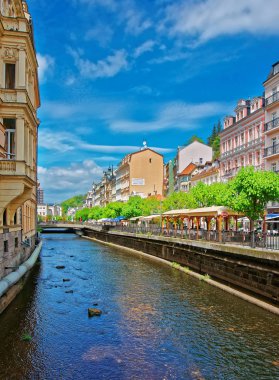 Tepla Nehri ve onun mesire Karlovy Vary Çek Cumhuriyeti için
