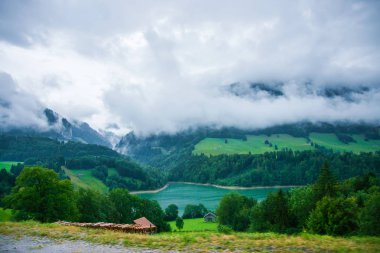 Lake Rathausgasse Gruyere Prealps üzerinde Canton Fribourg İsviçre bölge