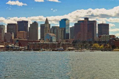 Boston en yüksek binalar Nehri yakınında