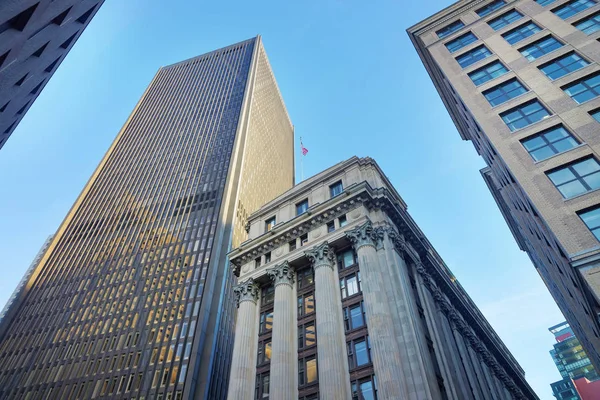 Buildings on Court Street in downtown Boston — Stock Photo, Image