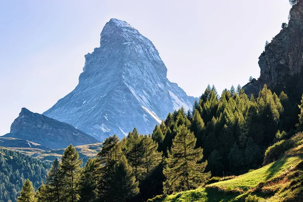 Vista panorâmica da montanha Matterhorn na Suíça — Fotografia de Stock