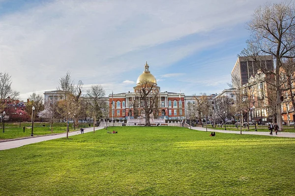 Staatliche bibliothek massachusetts und boston common public park — Stockfoto