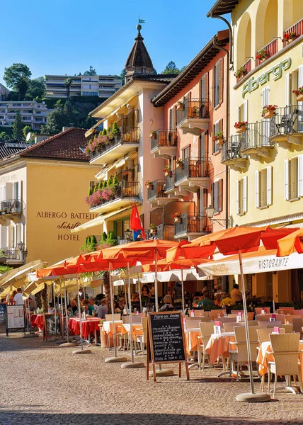 Restaurante Street en Ascona ciudad de Suiza — Foto de Stock