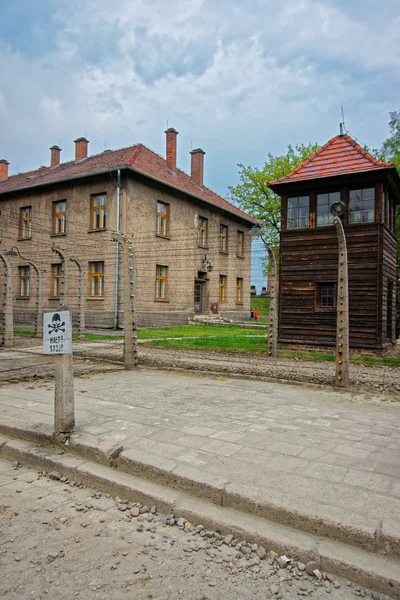 Őrtorony Auschwitz koncentrációs táborában — Stock Fotó