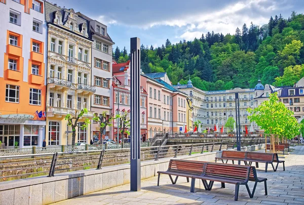 Luxus Grand Hotel Pupp, Karlovy Vary-i sétányon — Stock Fotó