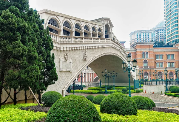 Puente en Venetian Macau Casino y hotel resort de lujo Macao — Foto de Stock