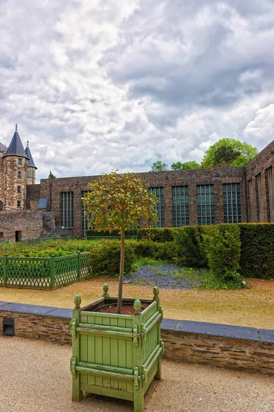 Vnitřní zahrada zámek Angers z údolí Loiry ve Francii — Stock fotografie