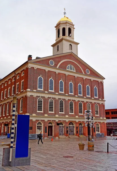 Faneuil Hall en el Centro de Gobierno en el centro de Boston en EE.UU. — Foto de Stock