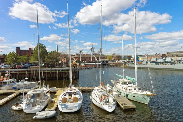 Veleros en la península de Charlestown en Boston — Foto de Stock