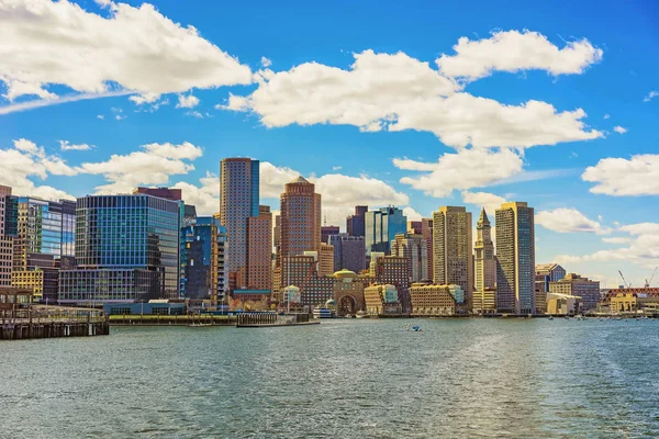 Skyline z Bostonu w słoneczny dzień — Zdjęcie stockowe