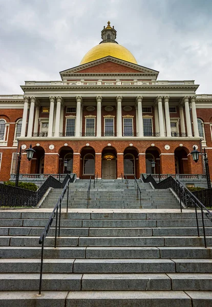 Staatliche Bibliothek der massachusetts in der Innenstadt von Boston in den USA — Stockfoto