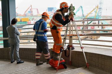 Hong Kong mühendislik yapıyor kask Asya işçilerin işe