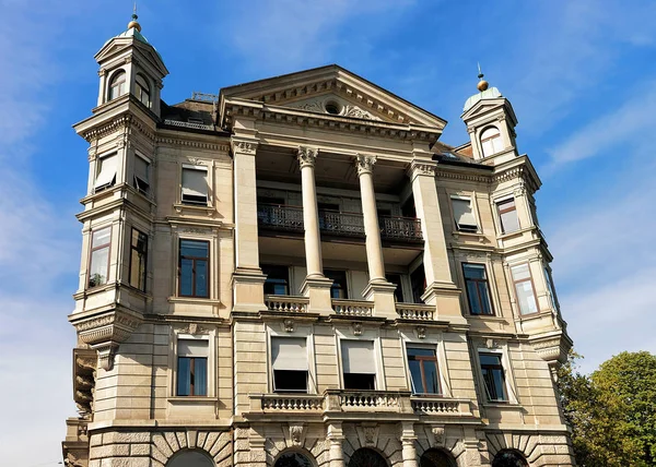 Historical building at Zurich city center — Stock Photo, Image