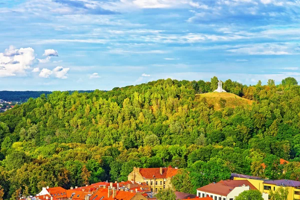 Křivý hill ze tří křížů v Vilnius — Stock fotografie