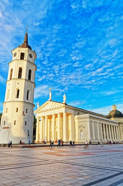 Katedrális tértől és a Belfort harangtoronytól Vilnius óvárosának — Stock Fotó