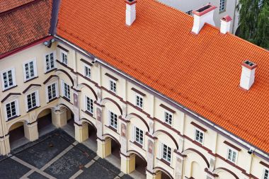 Vilnius Üniversitesi Kütüphane ve Grand avlusu