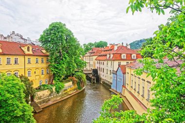Kampa Adası Certovka nehir ve eski Praga Watermill
